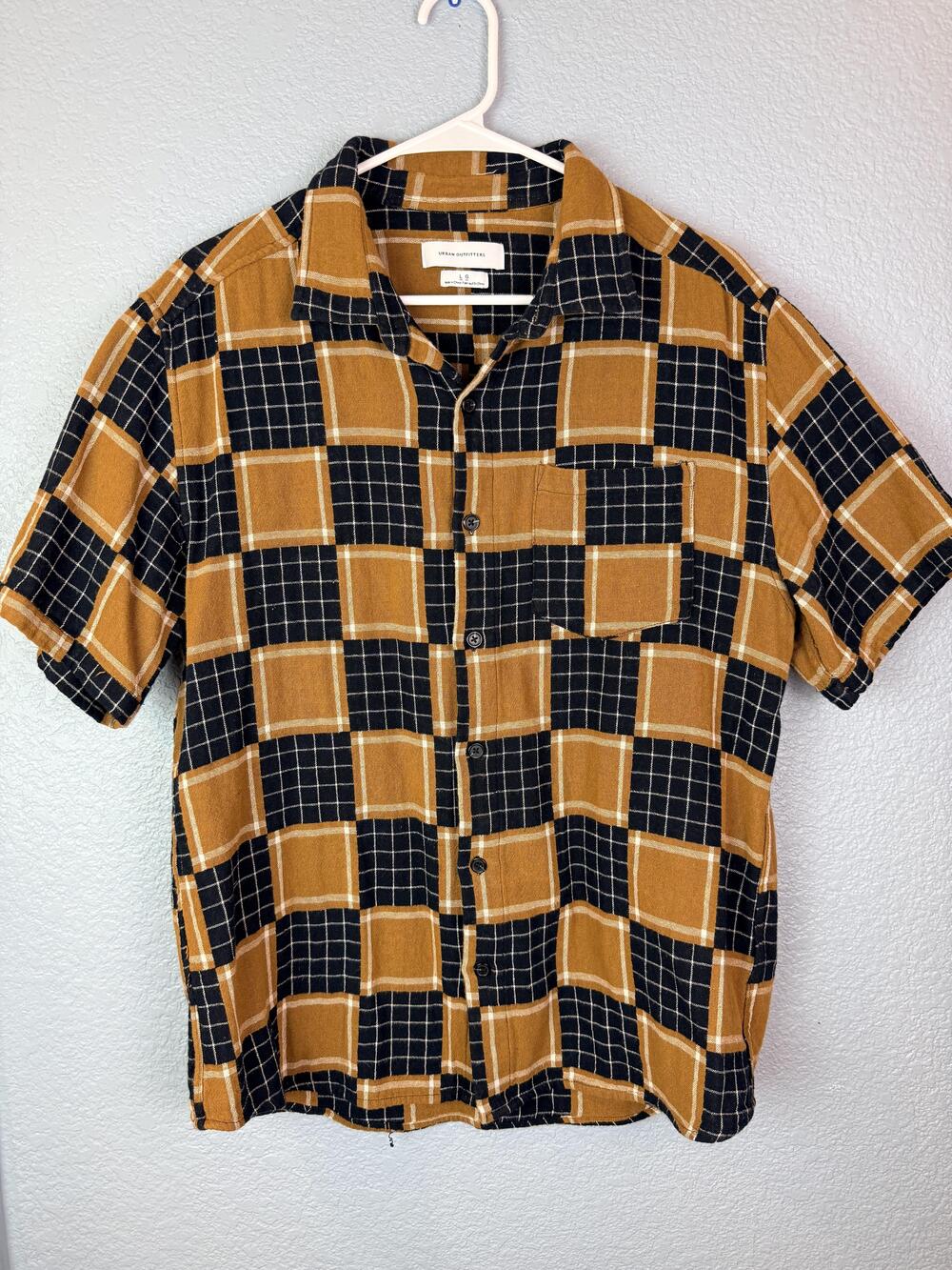 Urban Outfitters Shirt Mens Large Brown Plaid Short Sleeve Button Up Casual